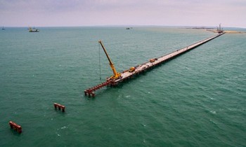 Подрядчик пожаловался на задержки оплаты строительства Керченского моста 