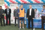 Награждение лучшего нападающего «Футбольной лиги безопасности-2012», приз вручает Сергей Смирнов из «Безопасного отечества»