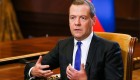 Медведев предложил ужесточить госконтроль в сфере миграции