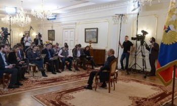 Встреча с представителями средств массовой информации. 4 марта 2014 года. Фото пресс-службы Президента России.