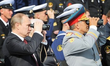 Президент РФ Владимир Путин и министр обороны РФ Сергей Шойгу (слева направо) Фото: ТАСС